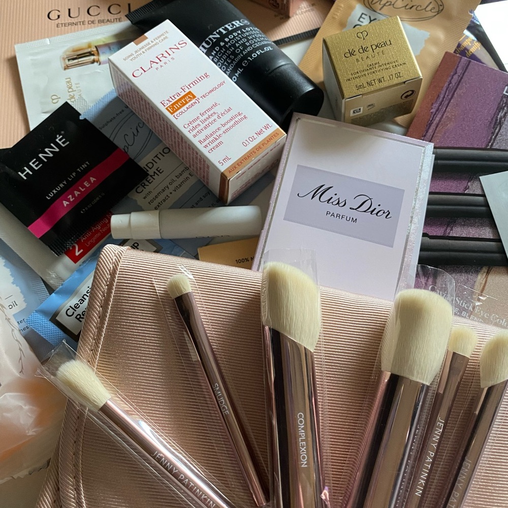 Bundle Beauty and Grooming Items Jenny Patankin Baby Brush Set Gucci Beauty Bag
